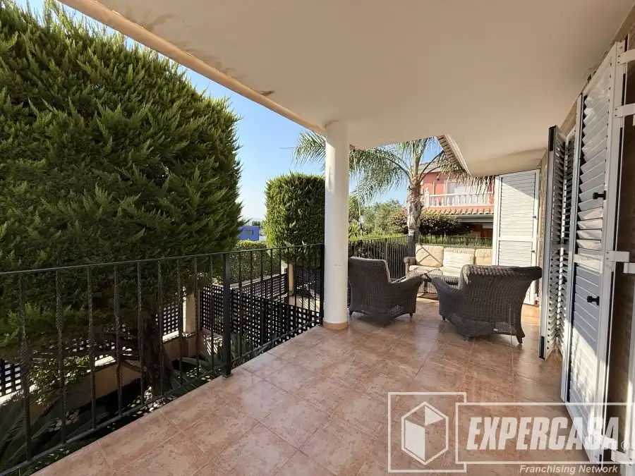 Terrassa de Casa o xalet en venda en Riba-roja de Túria amb Aire condicionat, Calefacció i Terrassa