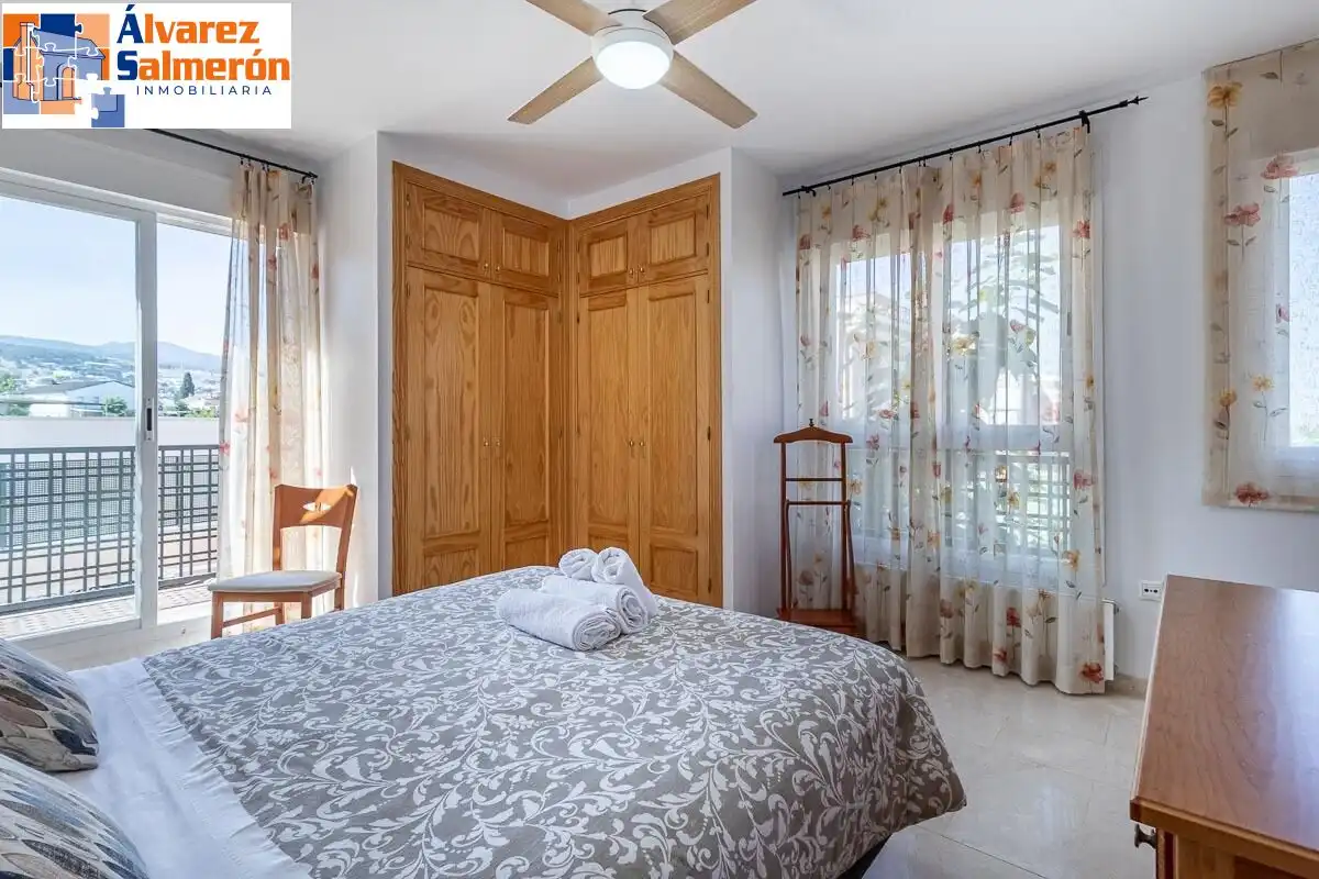 Habitación de Casa o chalet en venta en Huétor Vega con Terraza, Piscina y Balcón