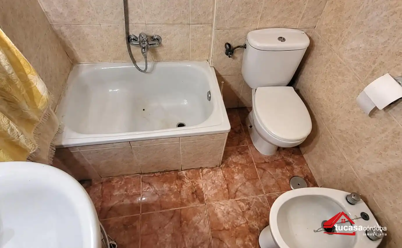 Bany de Pis en venda en Córdoba amb Terrassa