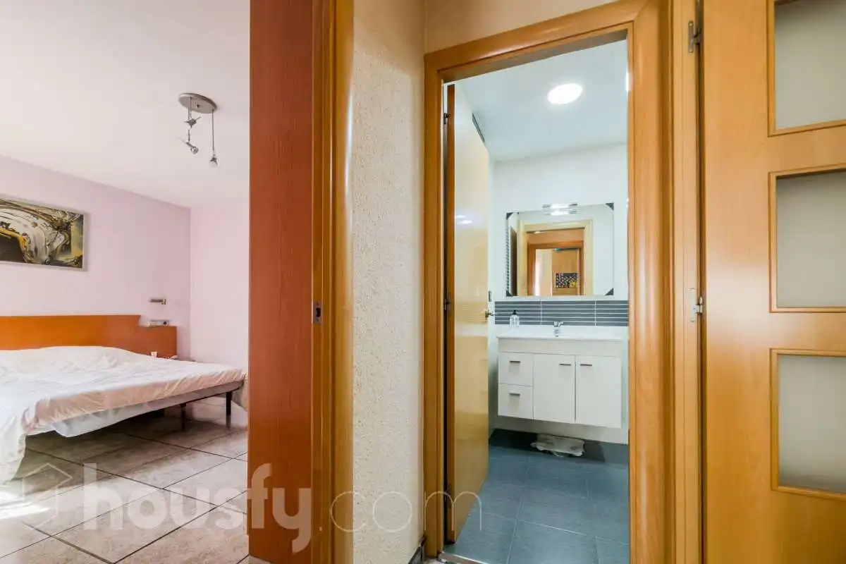 Baño de Piso en venta en Sant Adrià de Besòs con Amueblado y Balcón