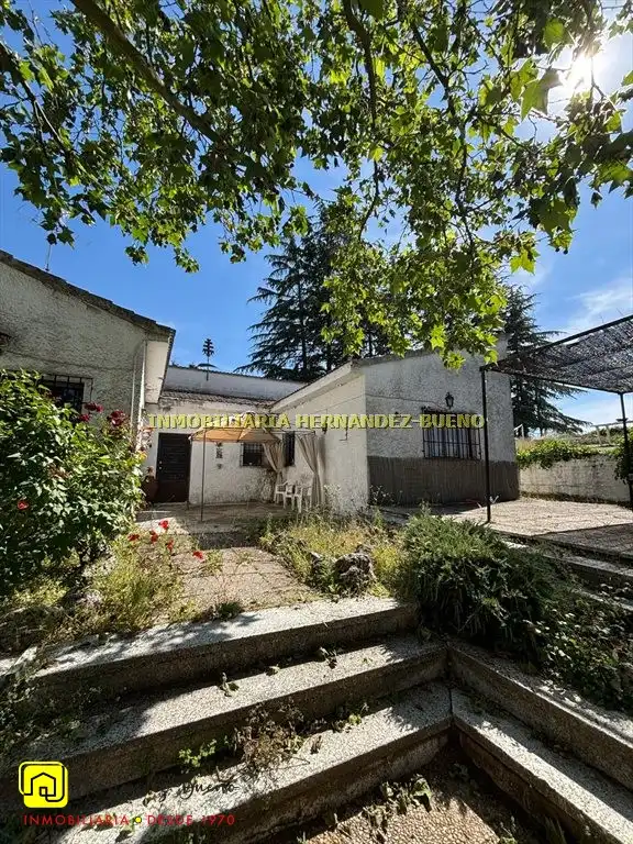 Vista exterior de Casa o xalet en venda en Alba de Tormes amb Jardí privat i Piscina