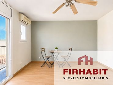 Piso con balcón en venta en Carrer d'Avall