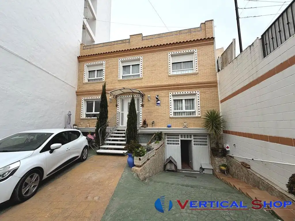 Vista exterior de Casa o chalet en venta en Villena con Aire acondicionado, Calefacción y Terraza