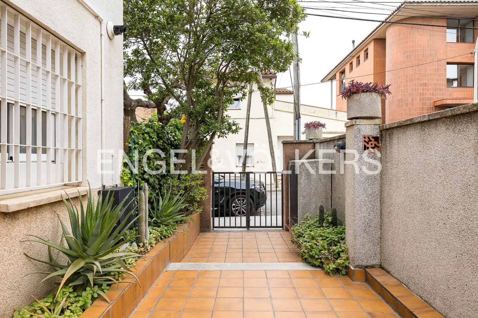 Exterior view of Houses for sale in Sant Cugat del Vallès  with Air Conditioner, Heating and Private garden