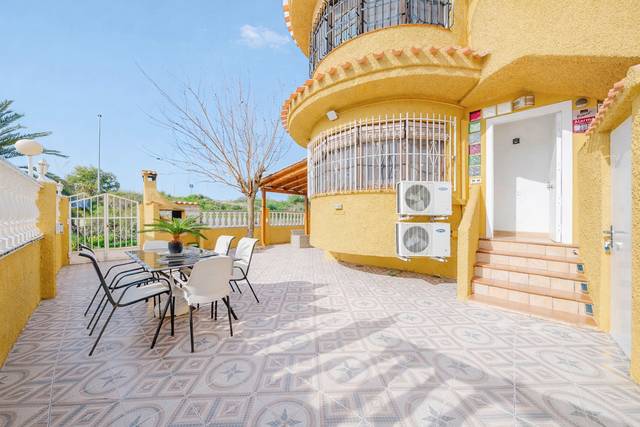 Casa-chalet en Venta en Los Urrutias