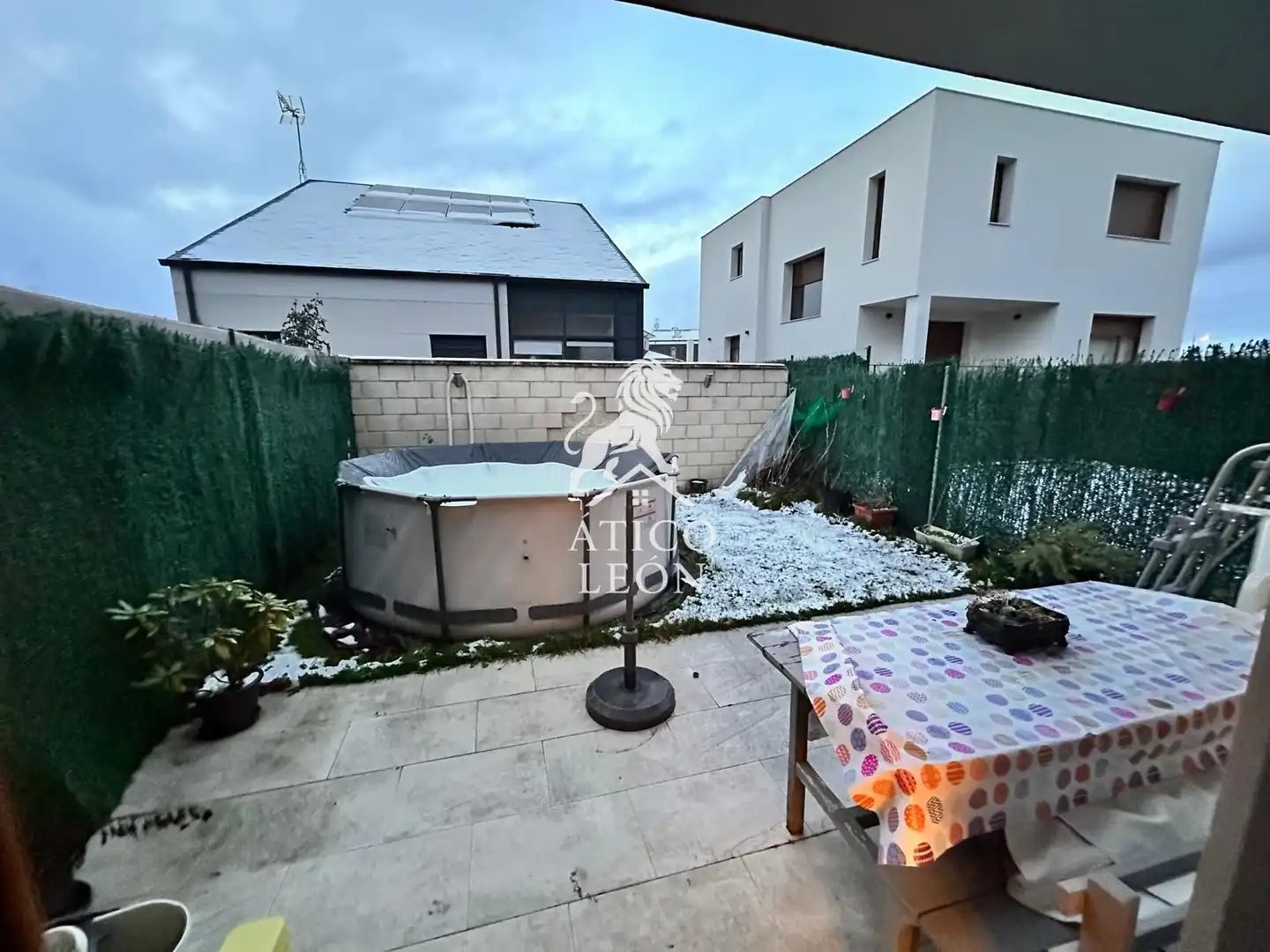Jardín de Casa adosada en venta en San Andrés del Rabanedo con Calefacción, Jardín privado y Parquet