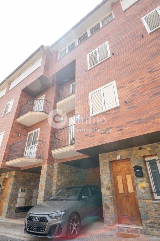 Vista exterior de Casa adosada en venda en Tremp amb Aire condicionat, Calefacció i Parquet