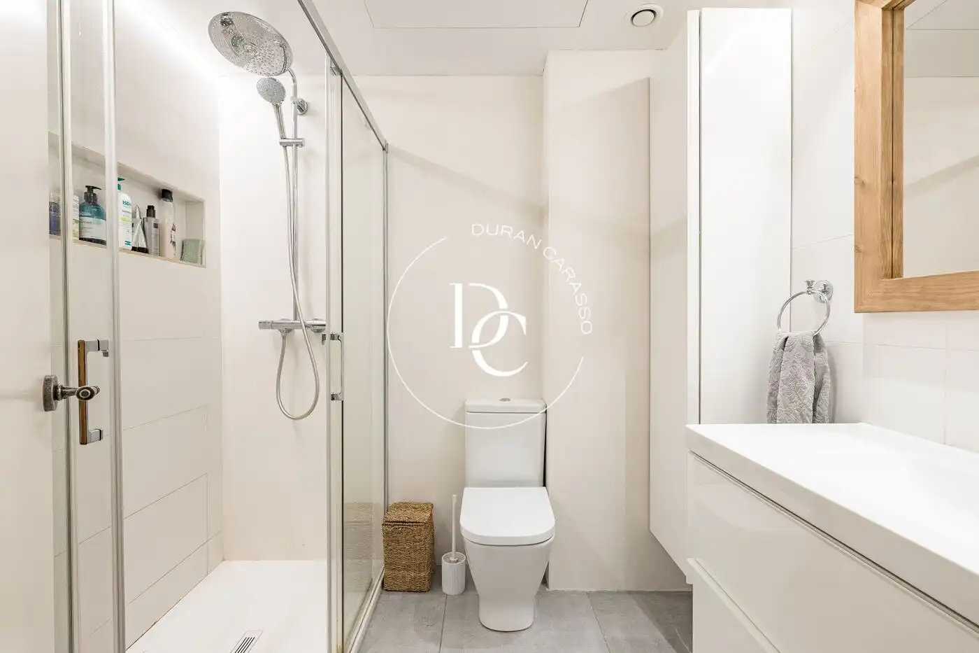 Baño de Casa o chalet en venta en Sant Joan Despí con Aire acondicionado, Calefacción y Jardín privado
