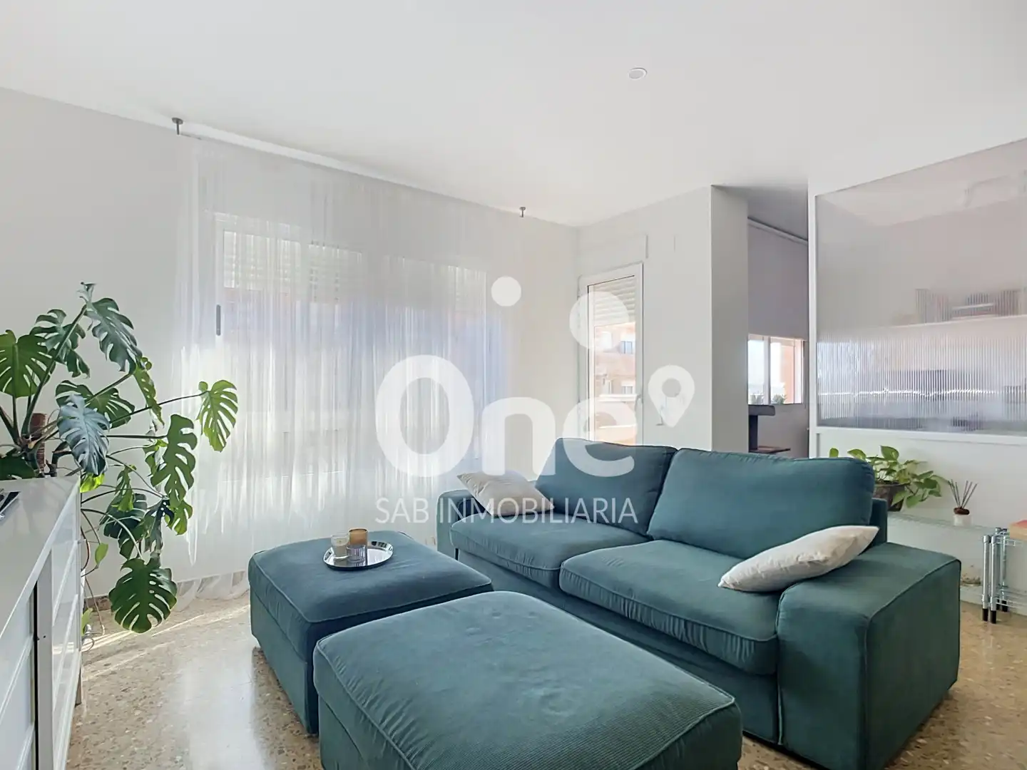 Sala de estar de Piso en venta en La Pobla de Vallbona con Aire acondicionado, Trastero y Horno