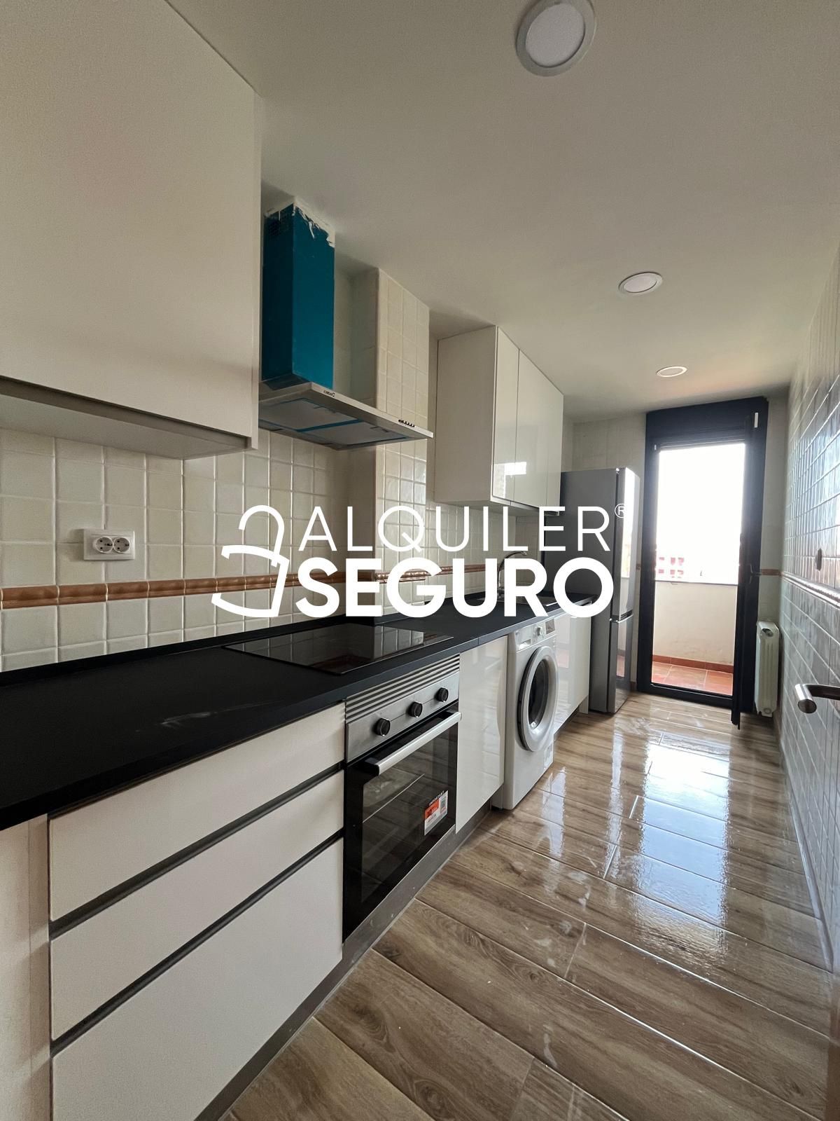 Cuina de Pis de lloguer en Valdemoro amb Aire condicionat i Calefacció