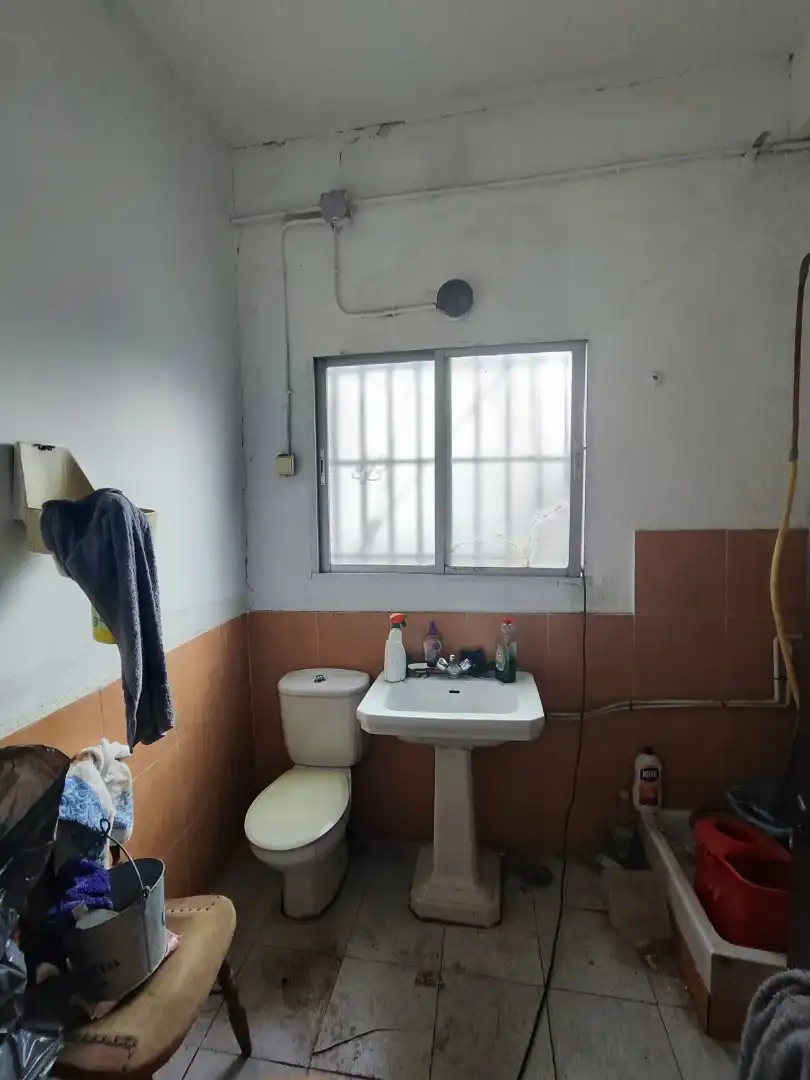 Baño de Local en venta en Madrid