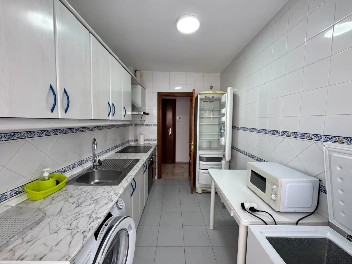 Cuina de Pis per a compartir en Málaga amb Aire condicionat, Terrassa i Moblat