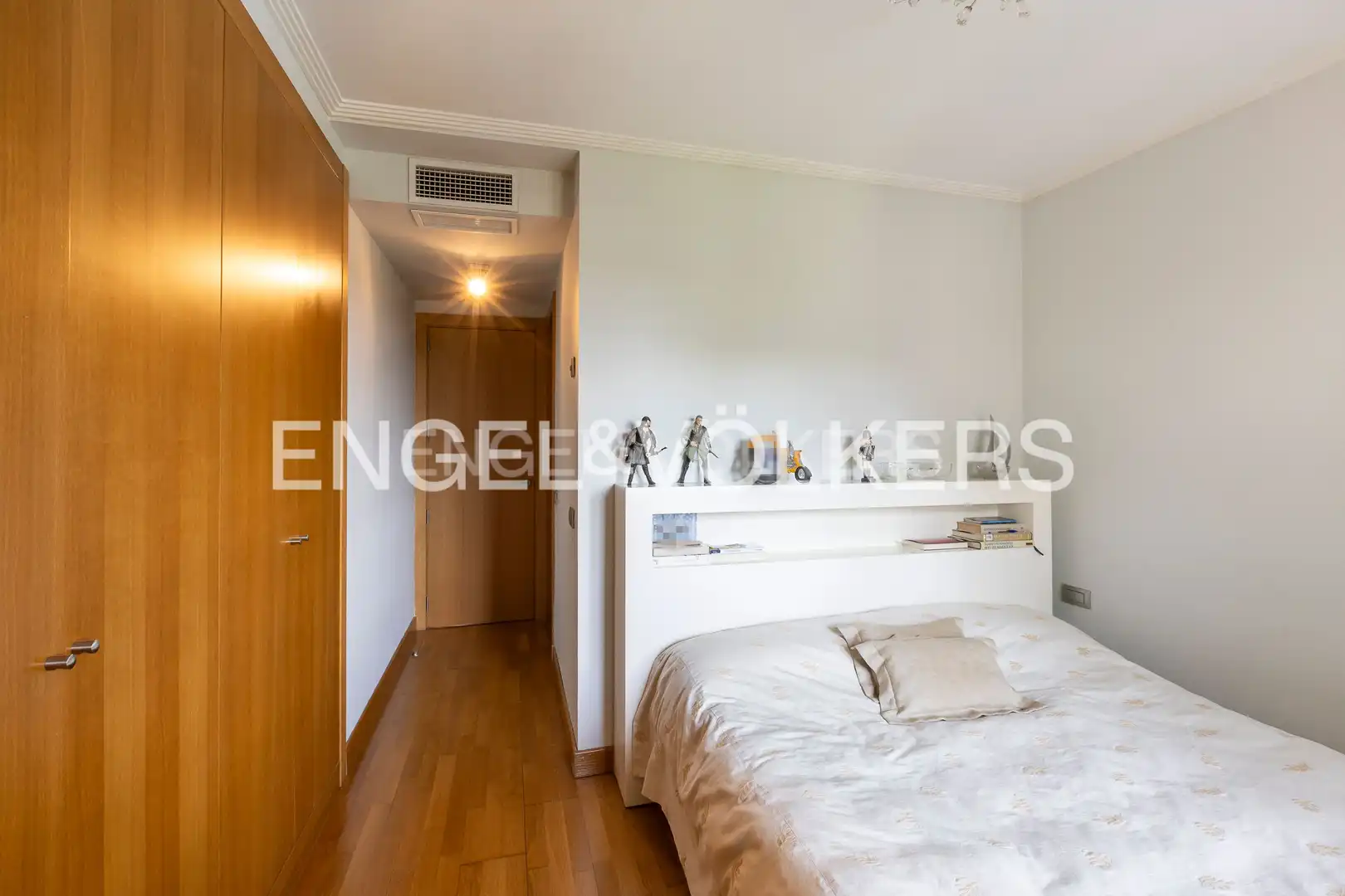 Bedroom of Apartments for sale in Madrid  with Air Conditioner, Heating and Parquet flooring