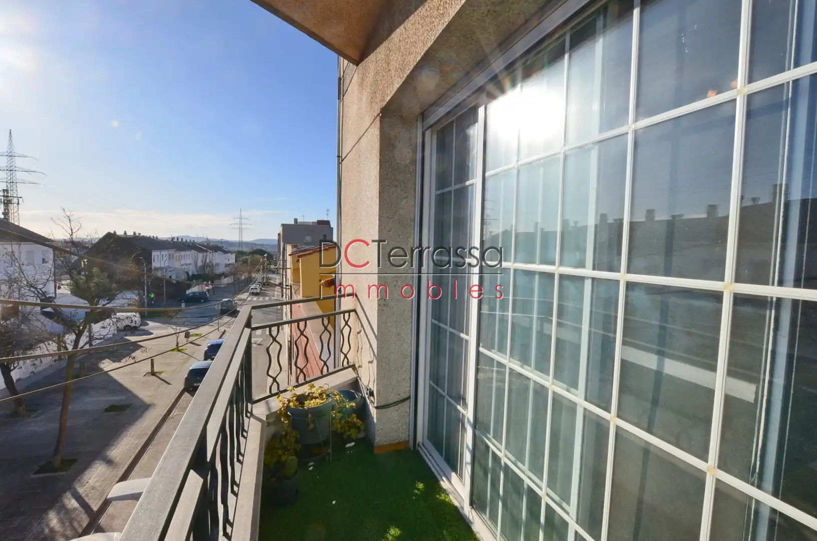 Vista exterior de Piso en venta en Terrassa con Aire acondicionado, Calefacción y Horno