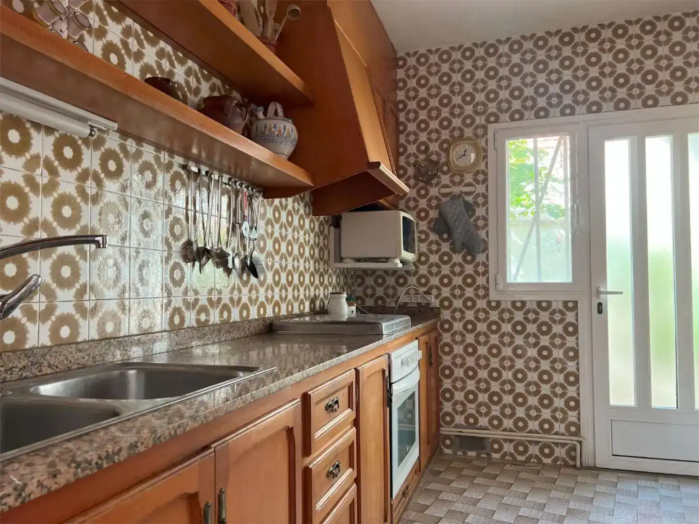 Kitchen of Flat for sale in Camporrobles  with Private garden, Storage room and Furnished