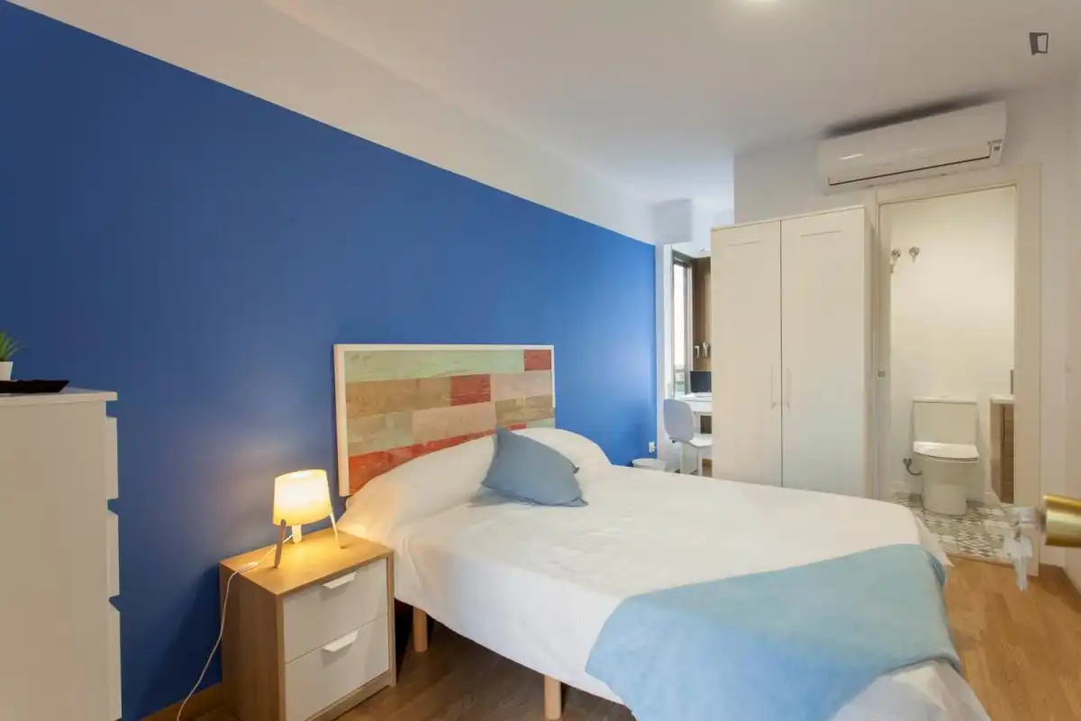 Habitación de Apartamento para compartir en Valencia con Aire acondicionado, Amueblado y Horno