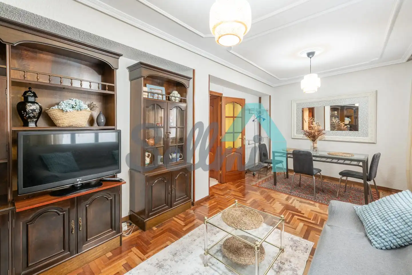 Living room of Flat for share in Oviedo   with Heating, Parquet flooring and Terrace