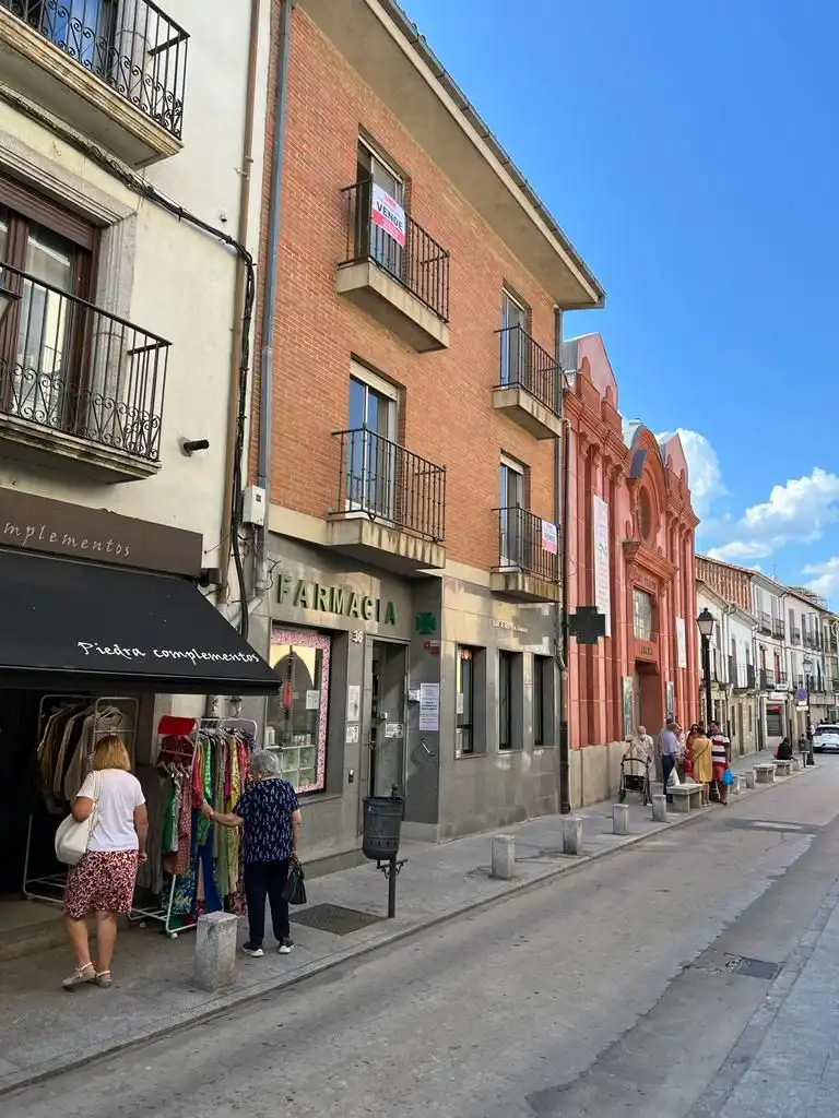 Vista exterior de Edificio en venta en El Barco de Ávila 
