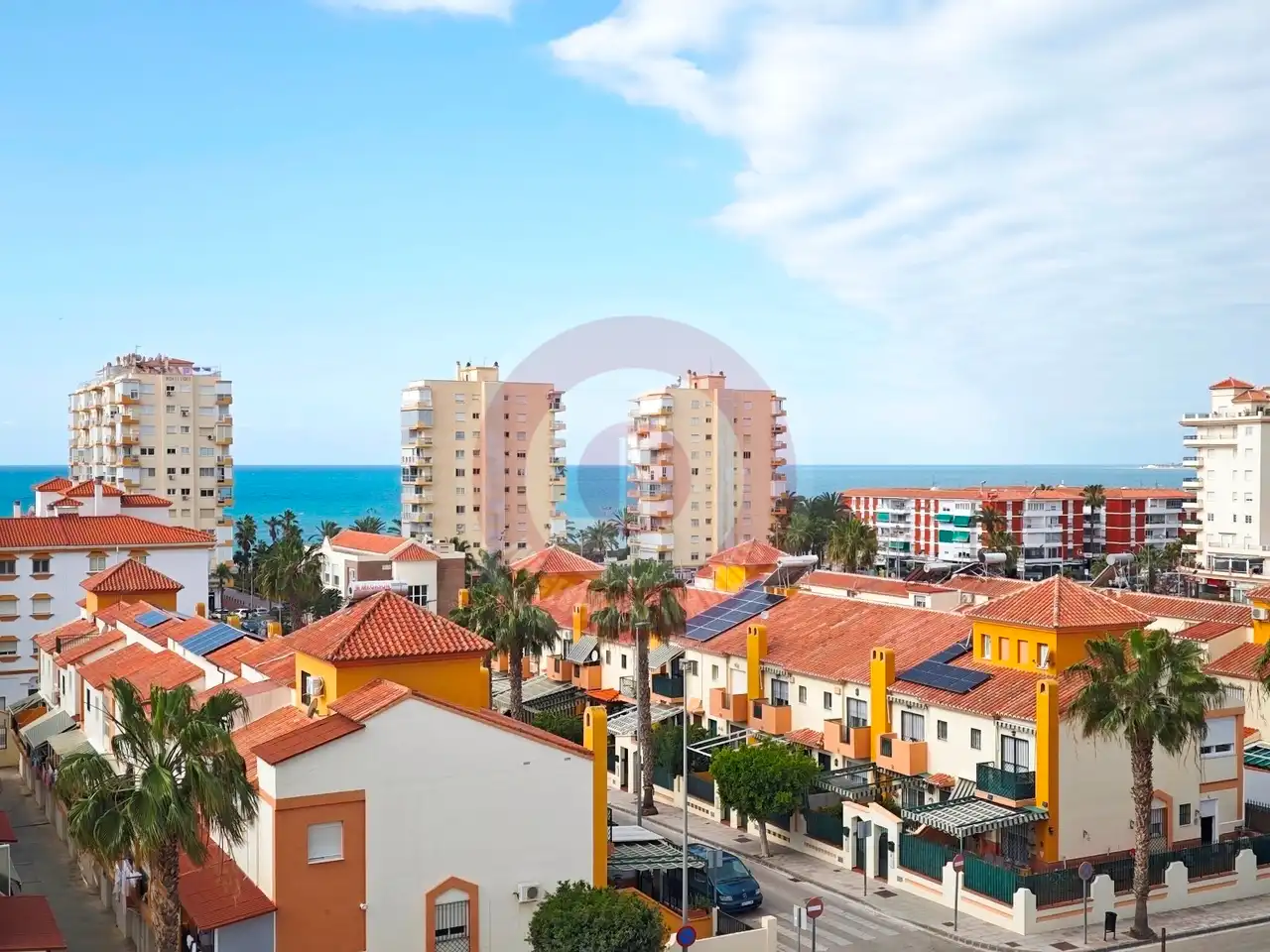 Außenansicht von Wohnung zum Verkauf in Algarrobo mit Klimaanlage, Terrasse und Gemeinschaftspool