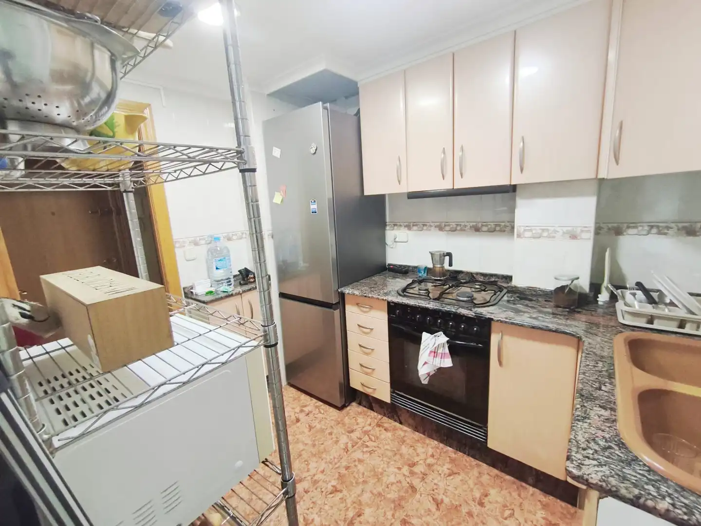 Cocina de Piso en venta en Valencia con Horno y Lavadora