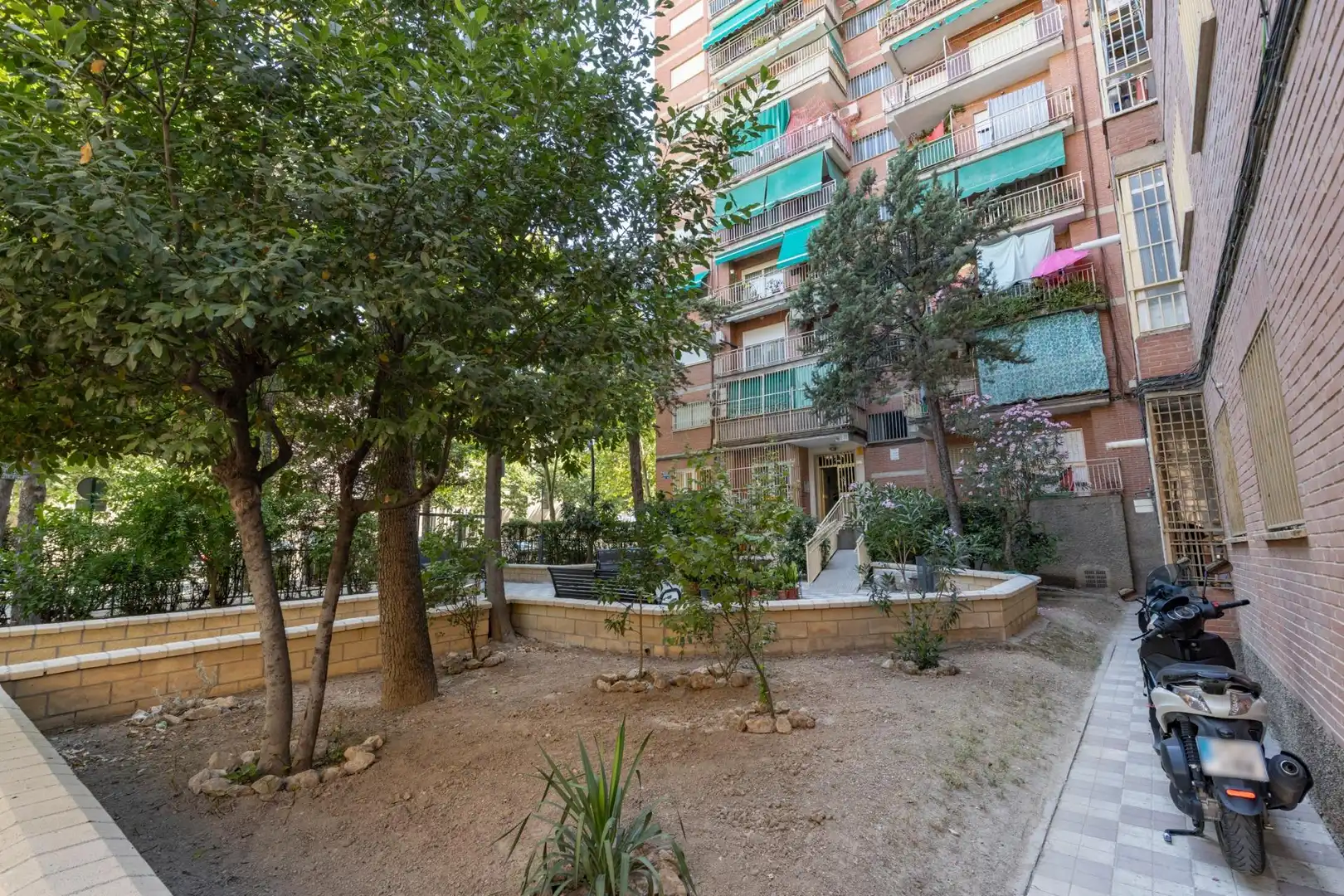 Vista exterior de Pis en venda en Granada