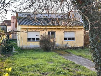 Vista exterior de Casa o xalet en venda en Santiago de Compostela 