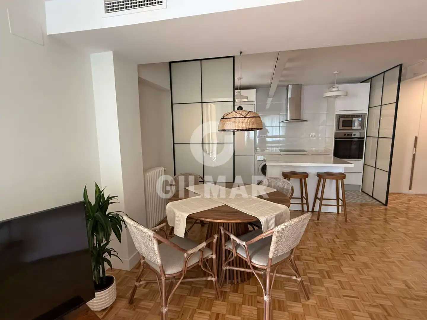 Dining room of Flat for rent in Sevilla  with Air Conditioner, Heating and Parquet flooring