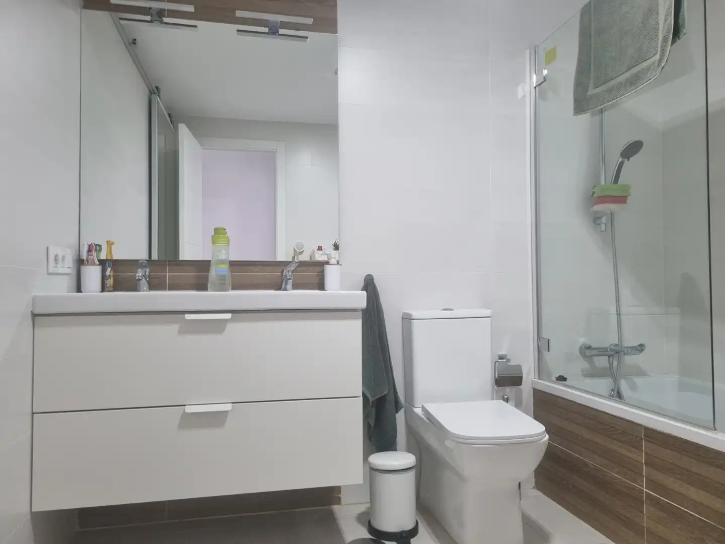 Baño de Casa adosada de alquiler en San Fernando con Aire acondicionado, Calefacción y Jardín privado