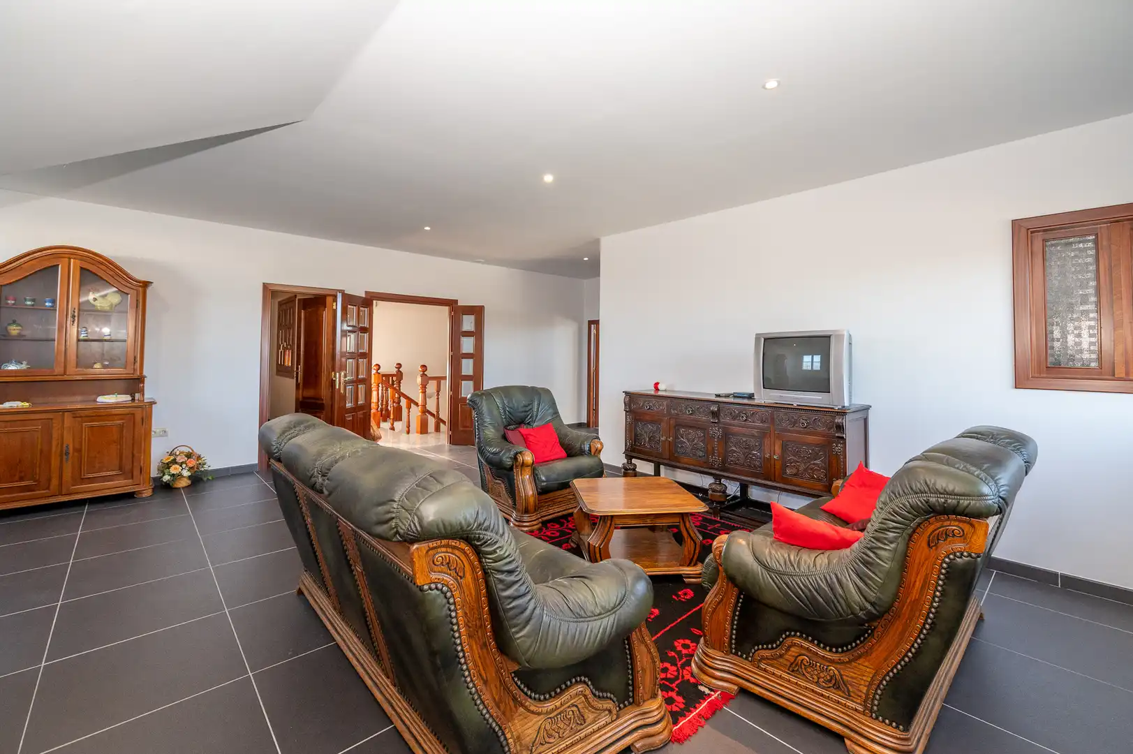 Sala d'estar de Casa o xalet en venda en Xinzo de Limia amb Piscina i Moblat