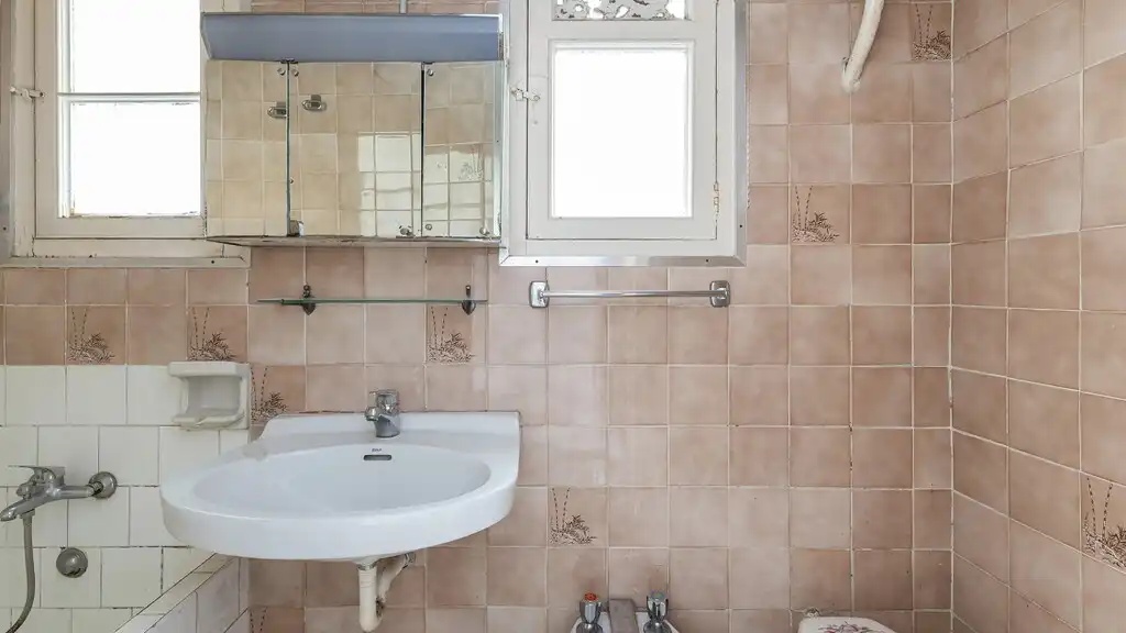Bany de Apartament en venda en Barcelona amb Calefacció, Terrassa i Balcó