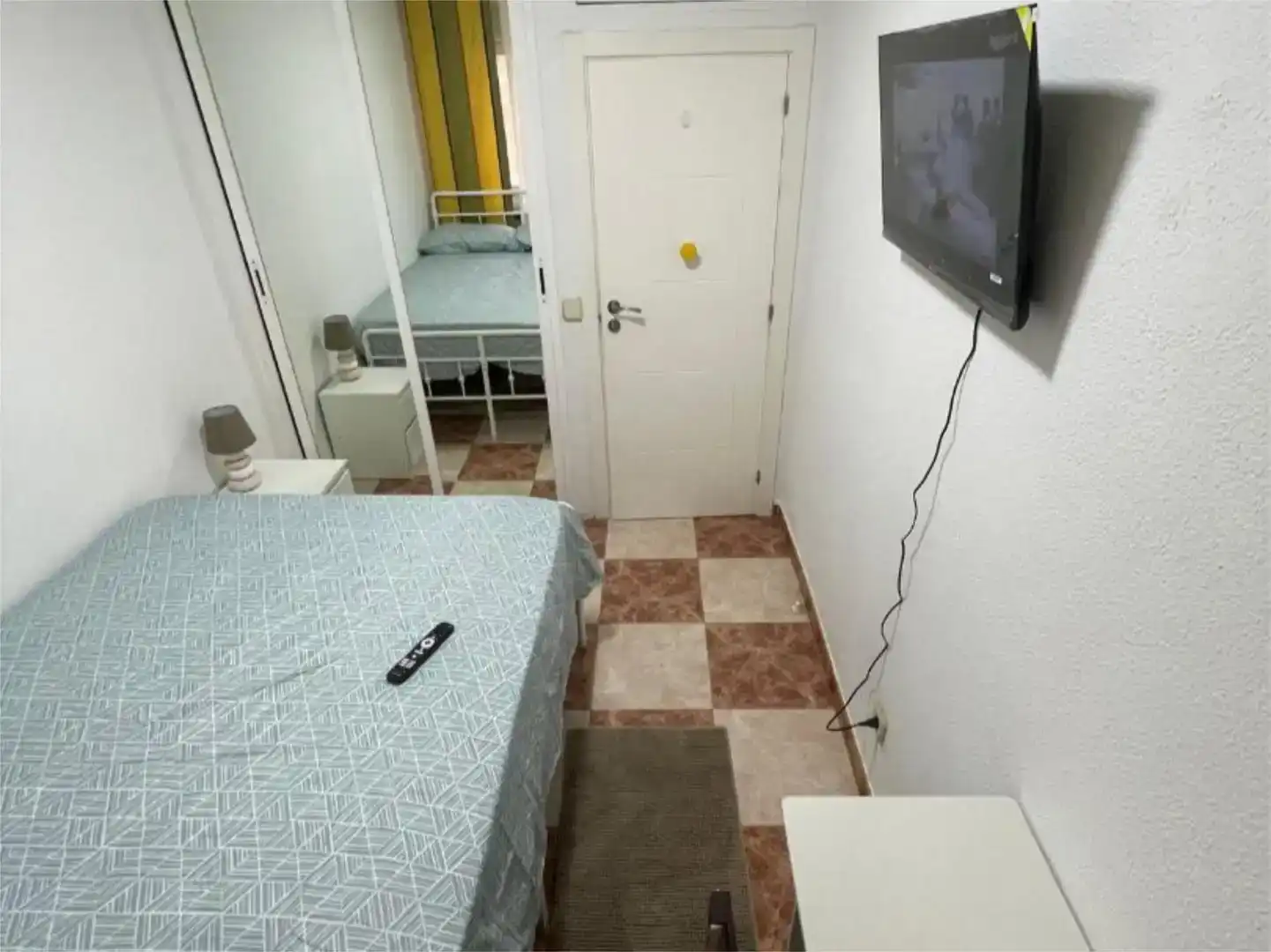 Dormitori de Pis de lloguer en Fuenlabrada amb Moblat, Forn i Rentadora