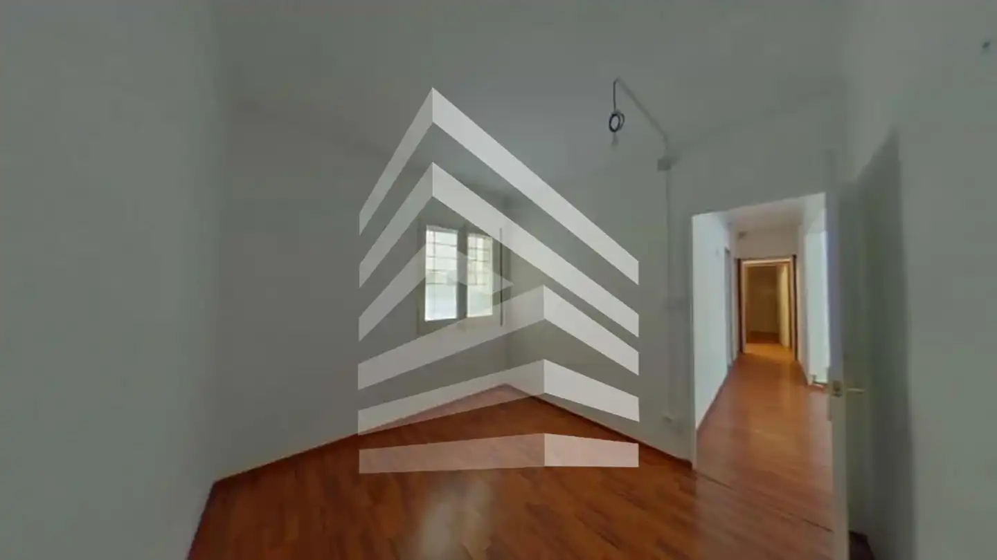 Planta baixa en venda en Barcelona amb Parquet