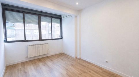 Foto 2 de Apartamento en venta en Calle Calle Virgen del Espino, San Pascual, Madrid Capital