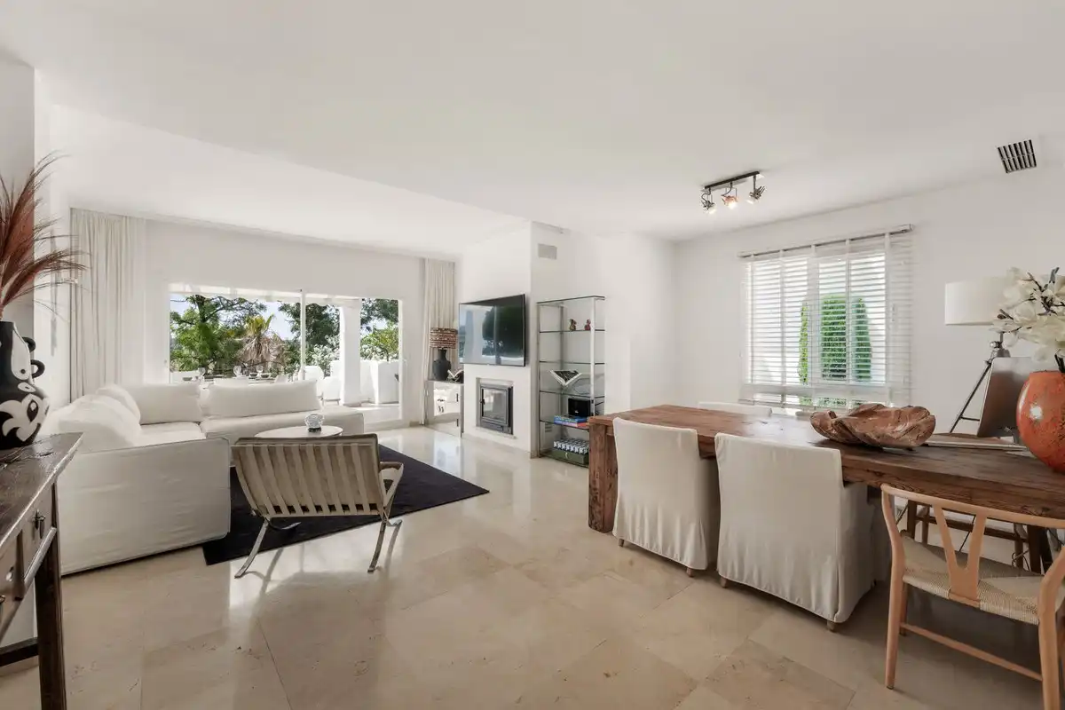 Penthouse with pool for sale in Nueva Andalucía