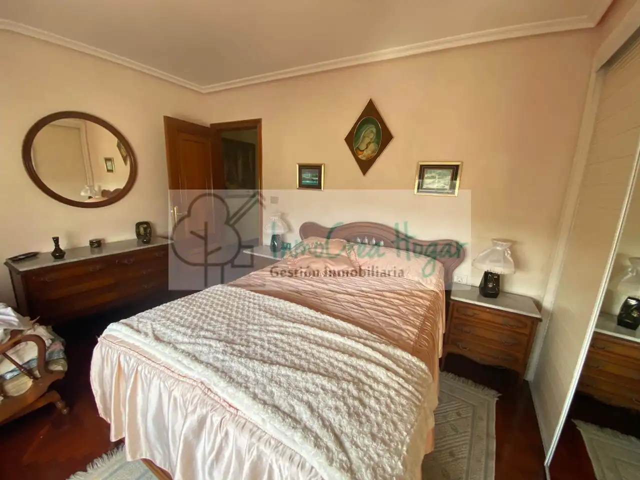 Dormitori de Casa o xalet en venda en Vigo  amb Calefacció, Jardí privat i Terrassa
