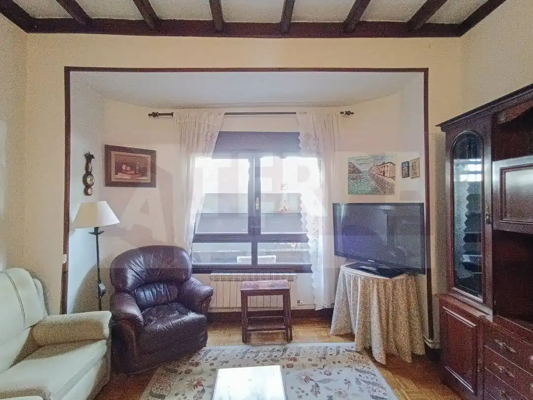 Flat with terrace for sale in Zumalakarregi Kalea