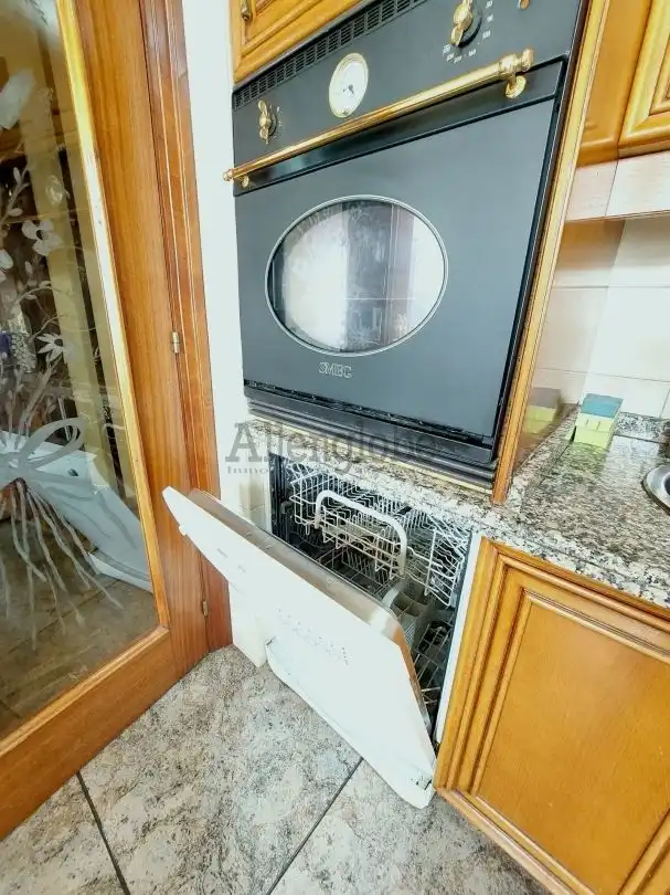 Kitchen of Flat for rent in Oviedo   with Heating
