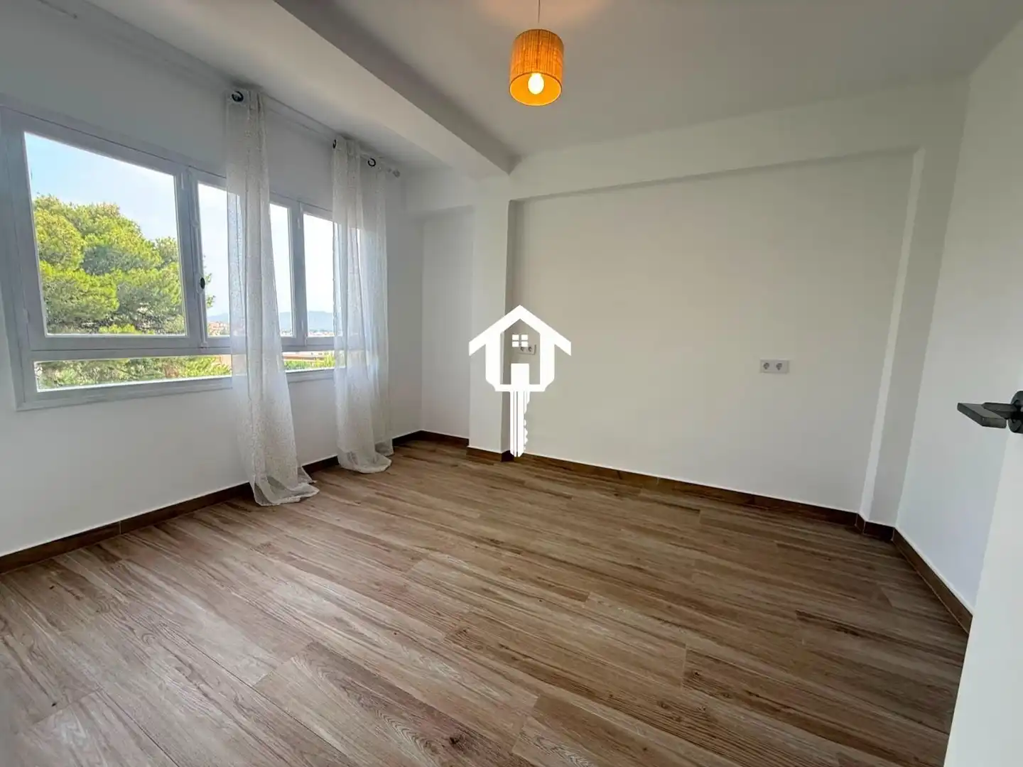 Habitación de Piso en venta en Elda con Balcón