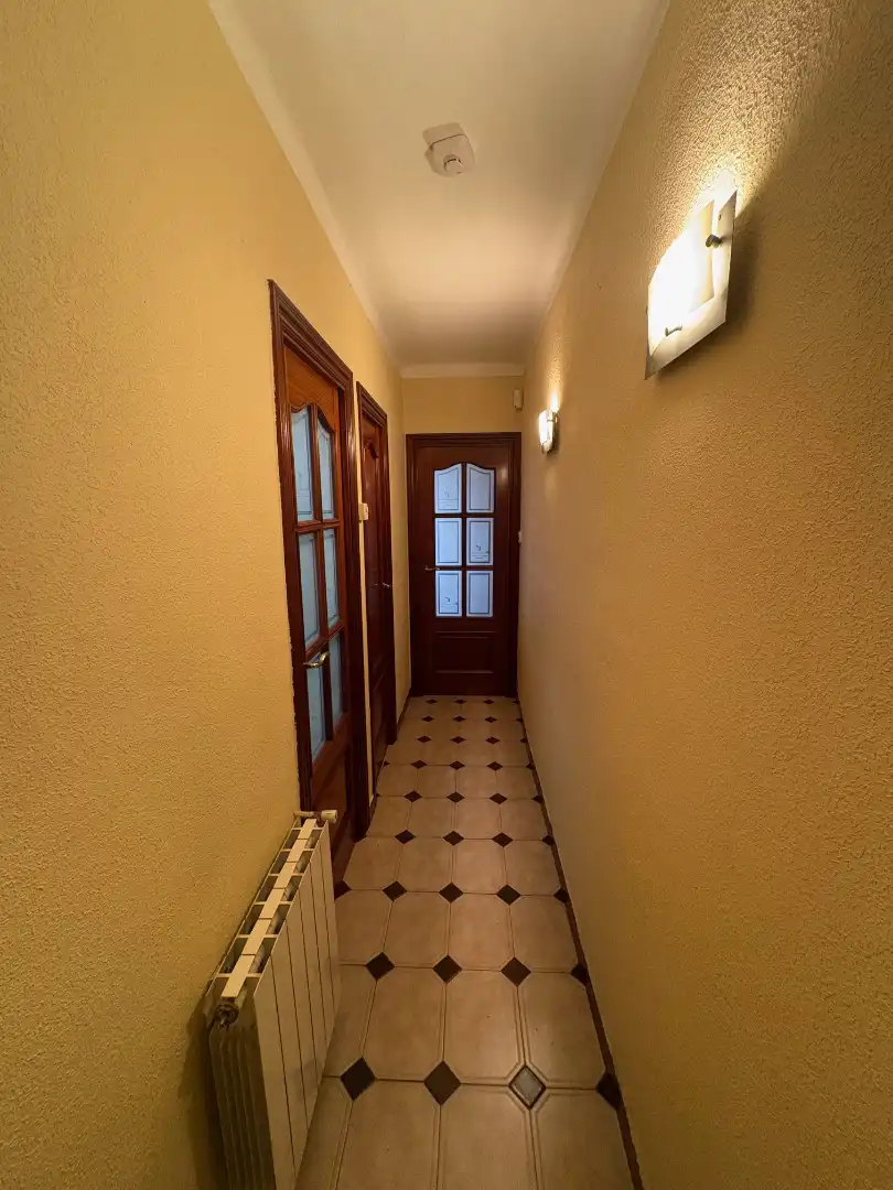 Piso en venta en L'Hospitalet de Llobregat con Calefacción, Horno y Alarma