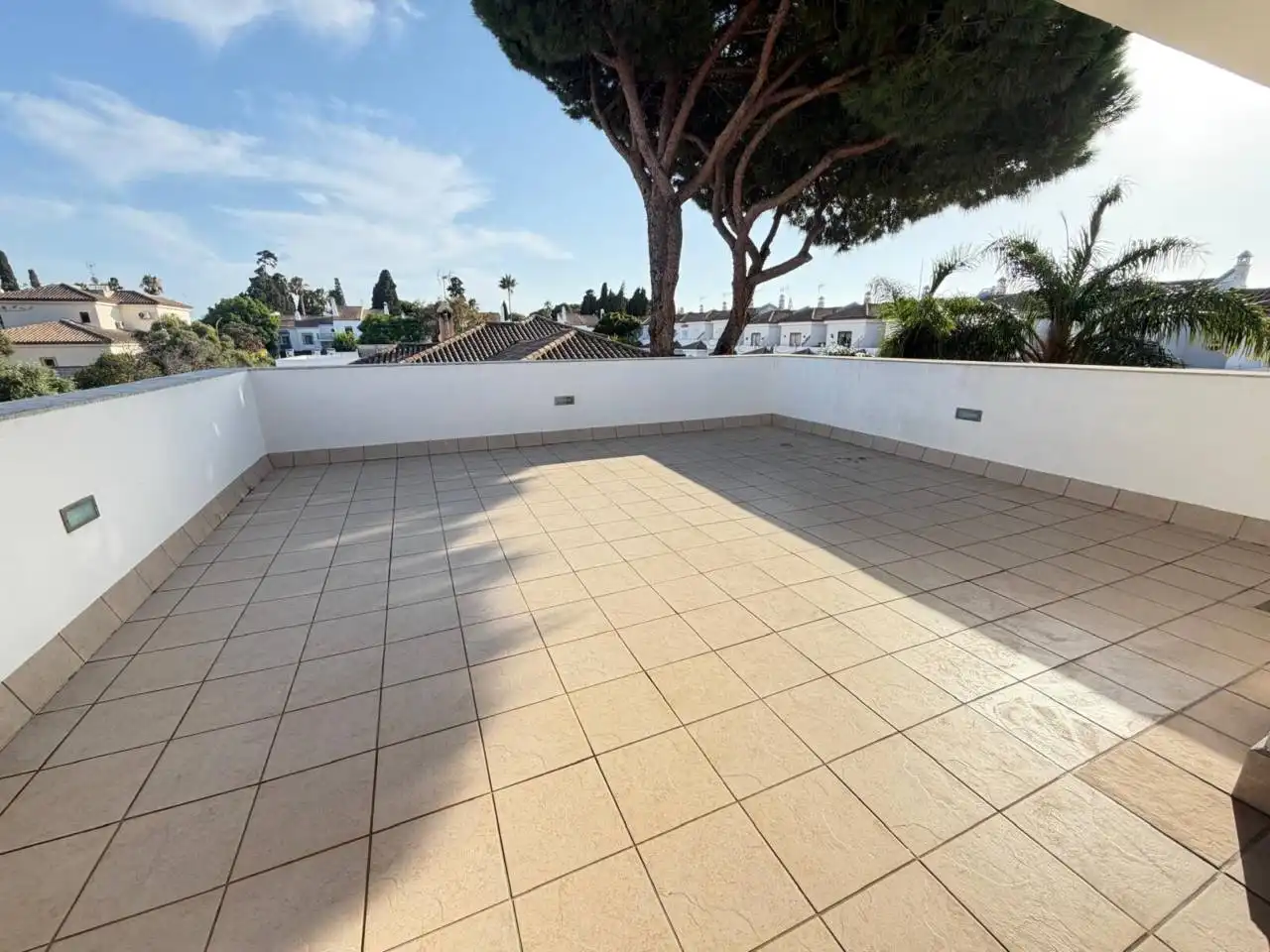 Terrassa de Casa o xalet en venda en Chiclana de la Frontera amb Aire condicionat, Jardí privat i Terrassa