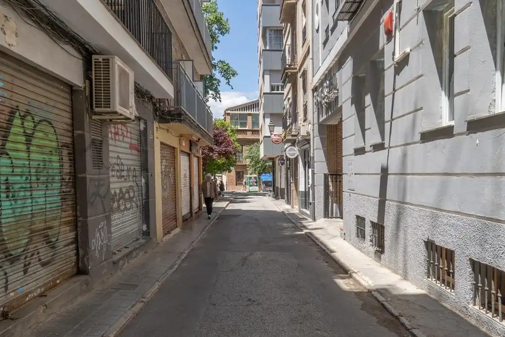 Vista exterior de Piso en venta en Granada con Aire acondicionado, Calefacción y Terraza