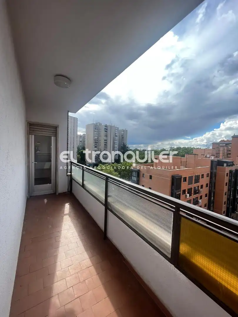 Balcony of Flat for rent in Madrid  with Parquet flooring, Terrace and Washing machine