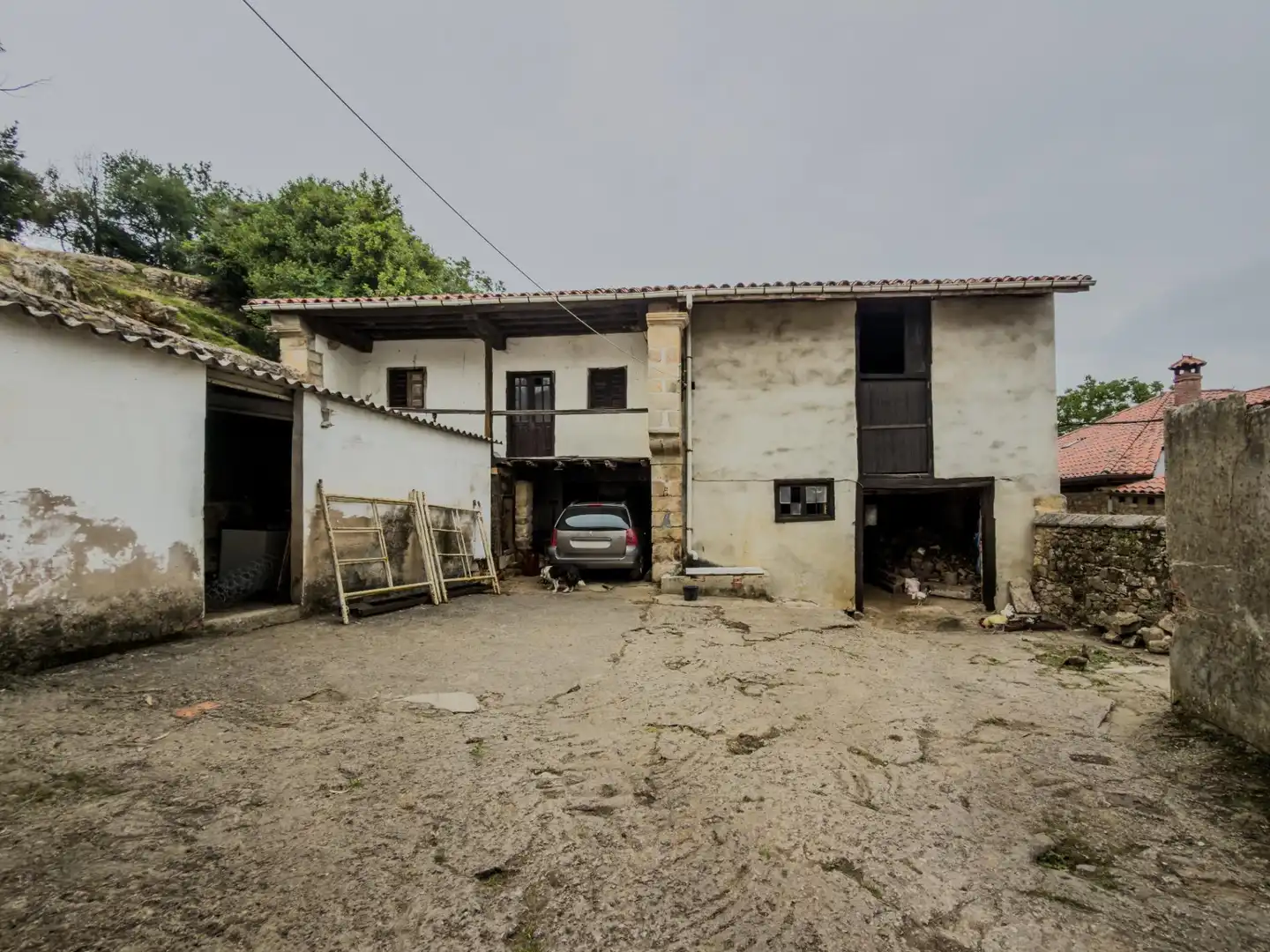 Vista exterior de Casa o xalet en venda en Alfoz de Lloredo amb Jardí privat, Terrassa i Balcó