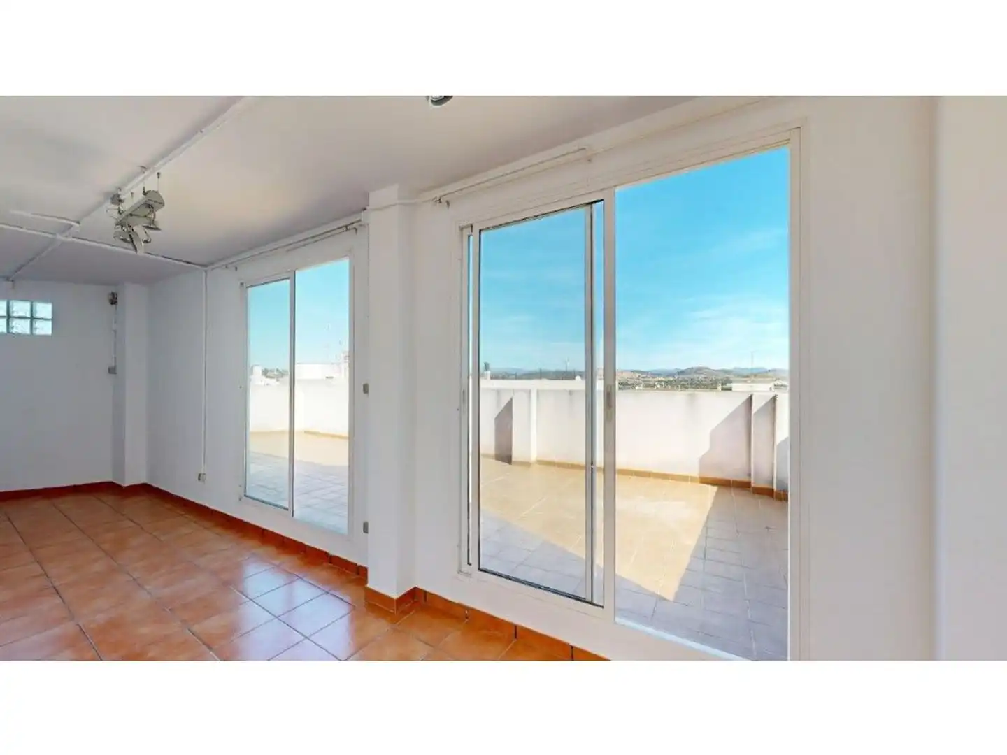 Vista exterior de Dúplex en venda en Vilamarxant amb Aire condicionat, Calefacció i Terrassa