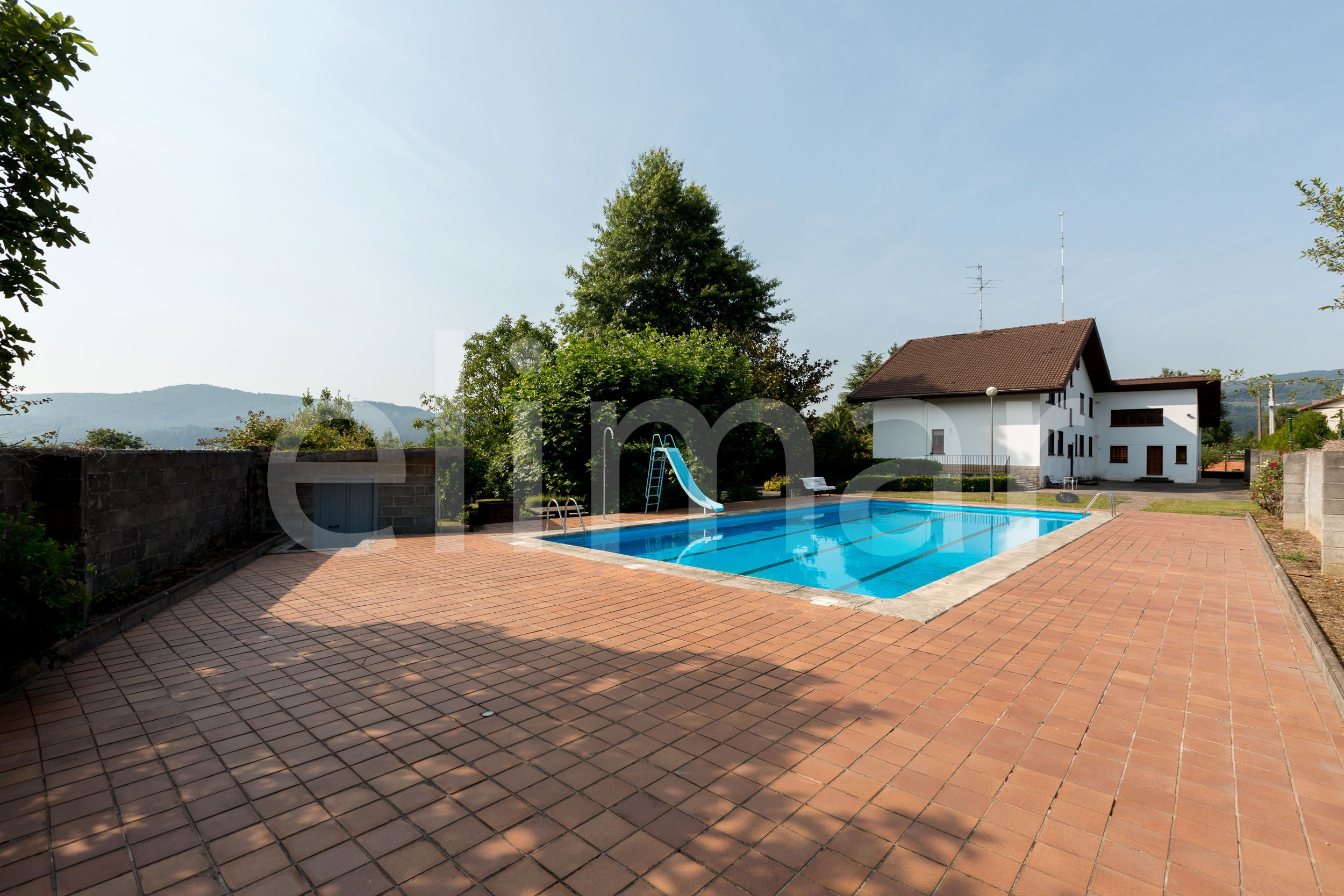 Piscina de Casa o xalet en venda en Larrabetzu amb Jardí privat, Terrassa i Traster