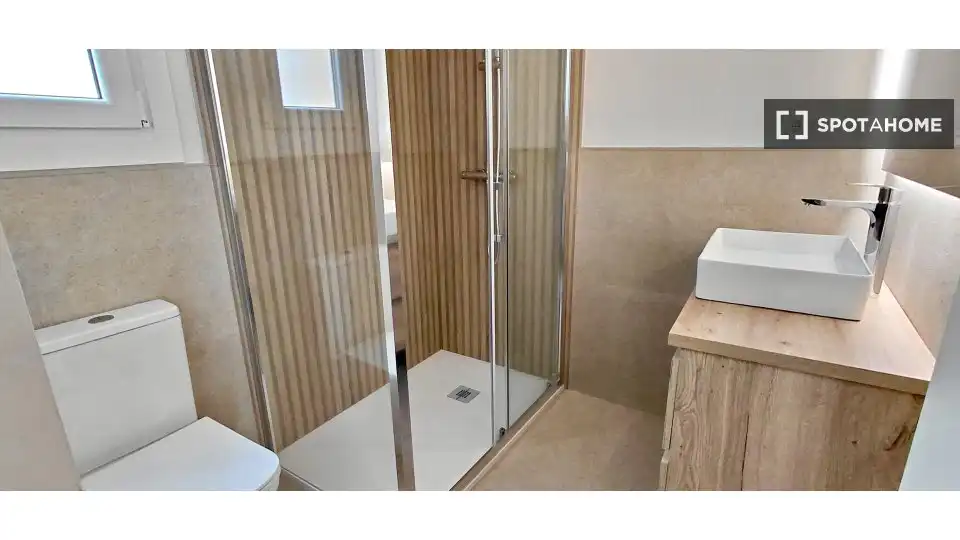 Bany de Apartament per a compartir en Puerto Real amb Aire condicionat, Terrassa i Moblat