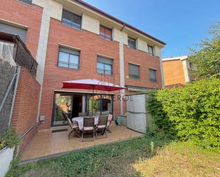 Exterior view of Single-family semi-detached for sale in Sant Cugat del Vallès  with Terrace and Balcony