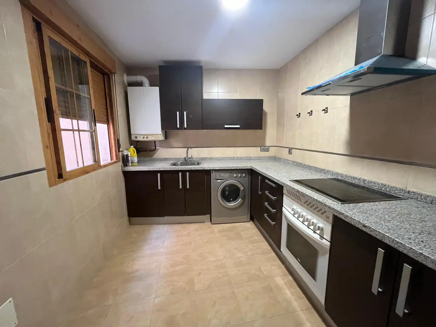 Cuina de Dúplex en venda en Velilla de San Antonio amb Aire condicionat, Calefacció i Forn