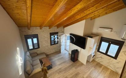 Sala d'estar de Casa adosada en venda en Ituero y Lama amb Aire condicionat, Calefacció i Jardí privat