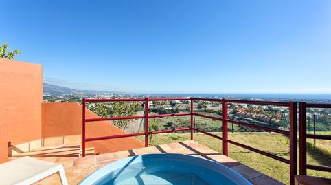 Casa Adosada con vistas al mar y montaña para venta en La Alqueria, Benahavis., imatge 3